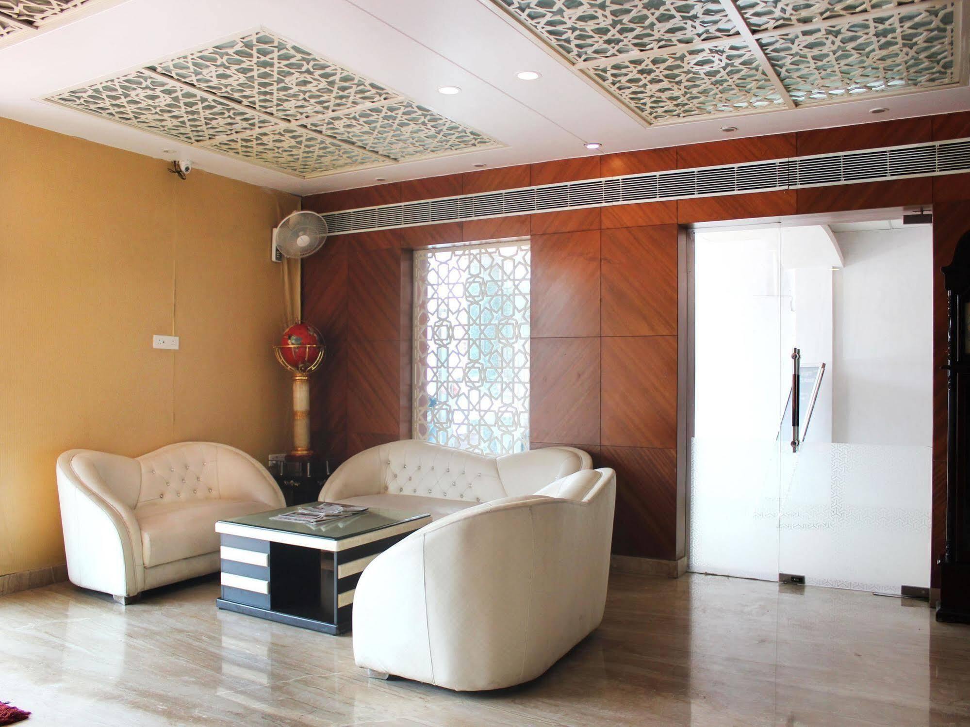 Hotel Rajmandir Faridábád Kültér fotó